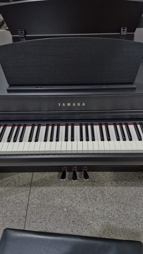 Yamaha Clavinova CLP-735 Seminovo - Image 3