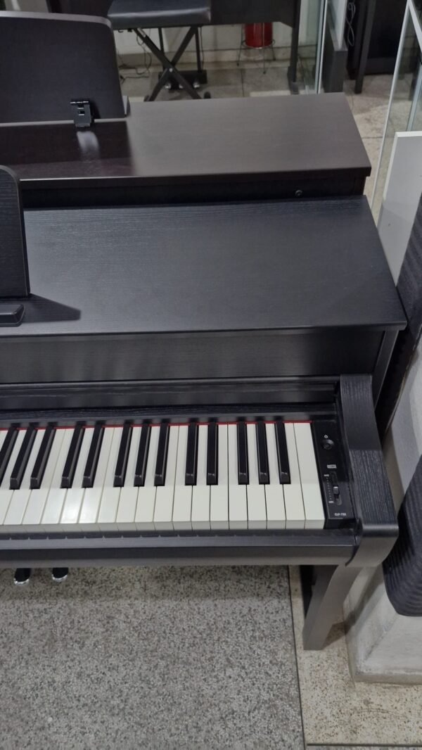 Yamaha Clavinova CLP-735 Seminovo - Image 5