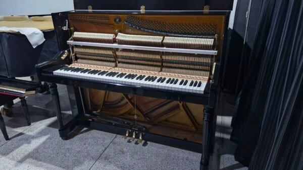 Piano Vertical Suzuki 121E Usado - Imagem 2