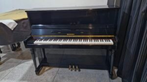 Piano Vertical Suzuki 121E Usado