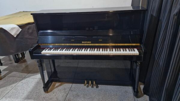 Piano Vertical Suzuki 121E Usado