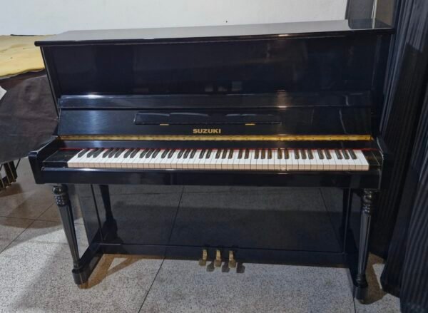 Piano Vertical Suzuki 121E Usado