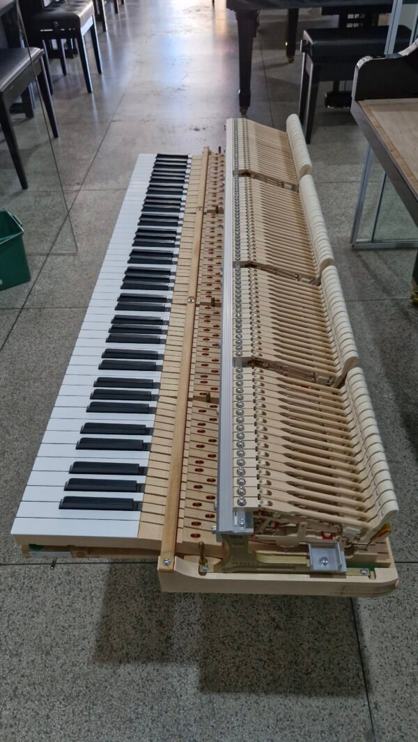 Piano de Cauda Yamaha GB1K - Usado 2021 - Imagem 14