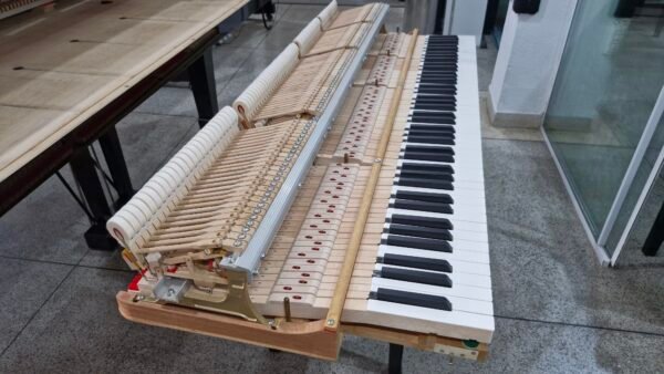 Piano de Cauda Yamaha C2 Usado (2012) - Imagem 6