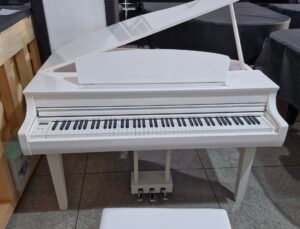 Piano Digital Yamaha Clavinova CLP-765GP WH (usado)