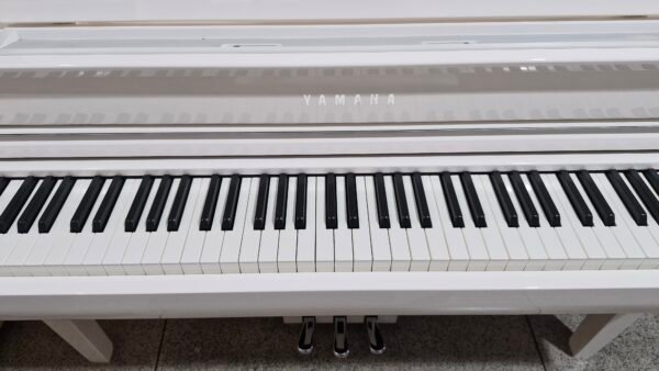Yamaha Clavinova CLP-765GP WH (usado) - Imagem 4