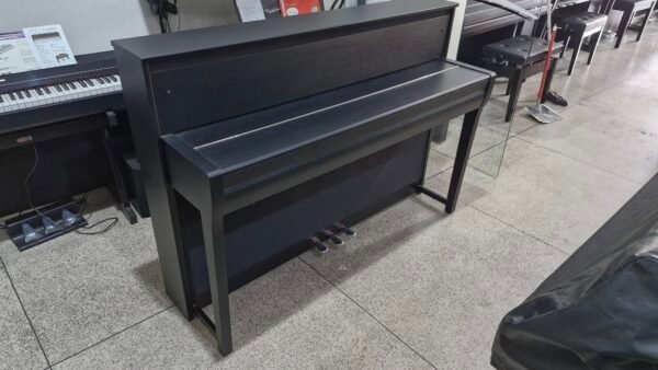 Yamaha Clavinova CLP-785B usada (2022) - Imagem 8