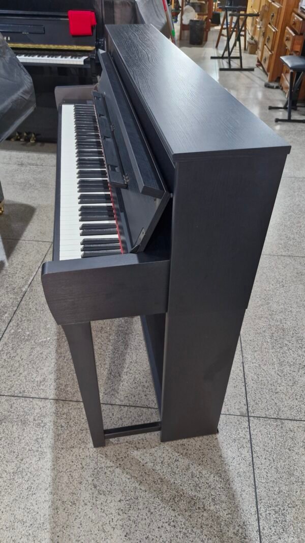 Yamaha Clavinova CLP-785B usada (2022) - Imagem 3
