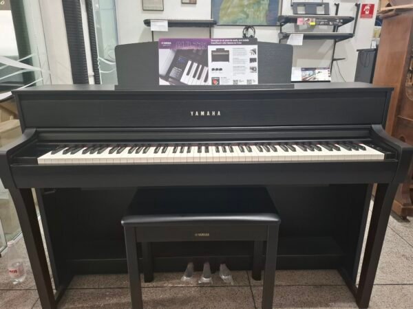 Yamaha Clavinova CLP-775 (Usado 2024)